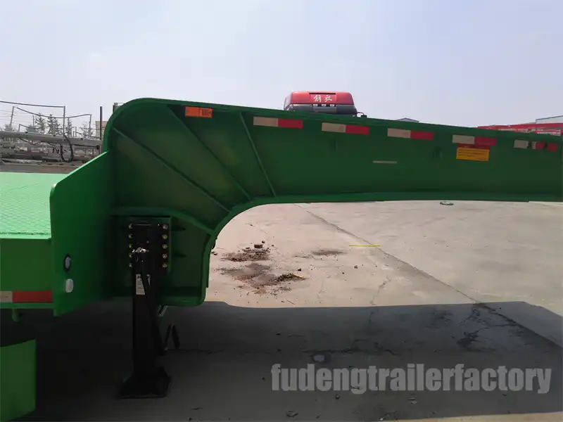 3 Axles Low Loader Trailer06
